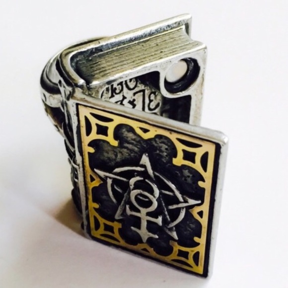 Magical Book Poison / Stash Pewter Ring Alchemy - Picture 2 of 6
